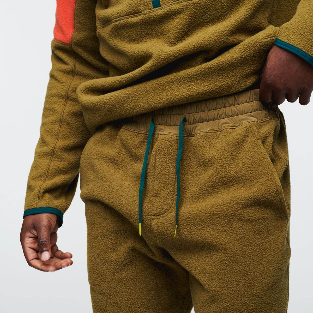 Abrazo Fleece Jogger  - Oak