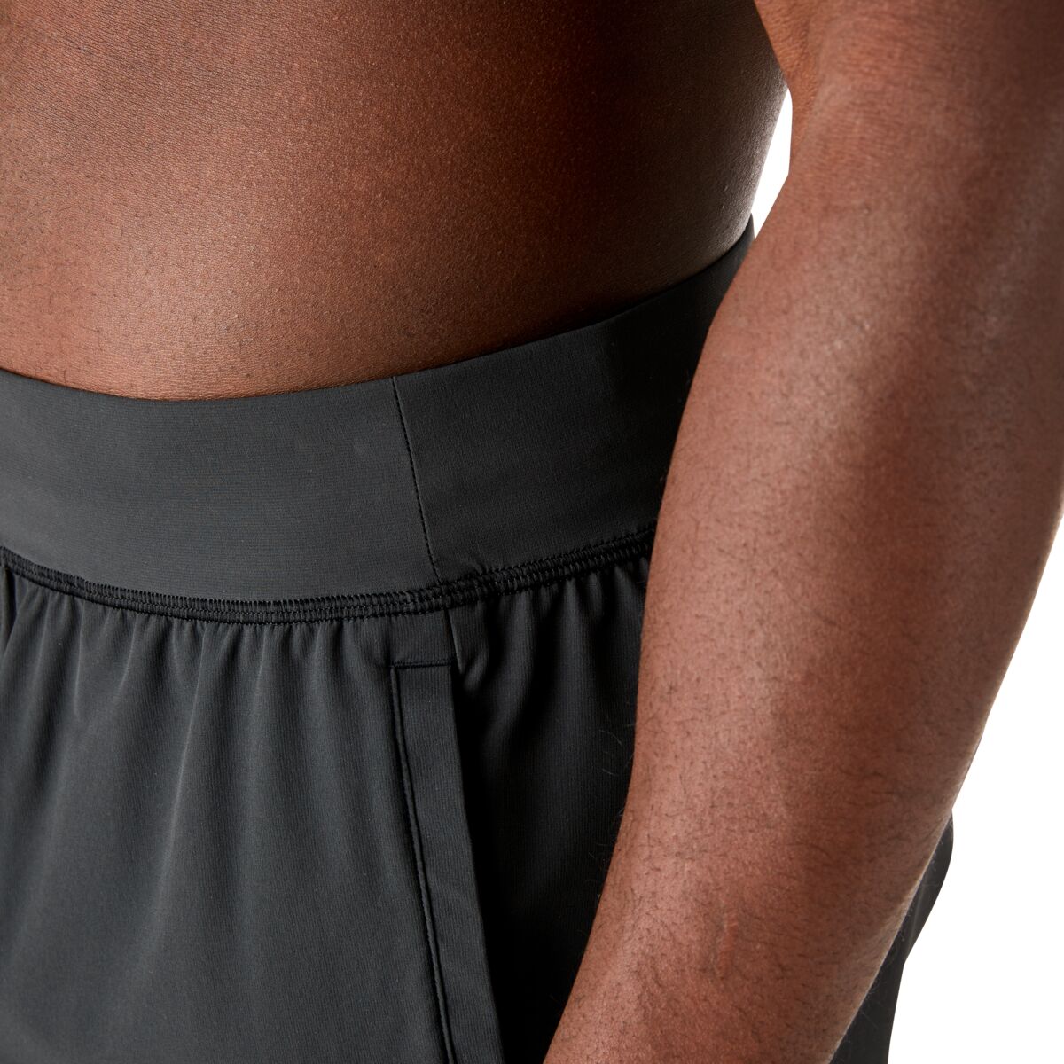 s21_m_veza_adventure_shorts_black_detail2.jpg